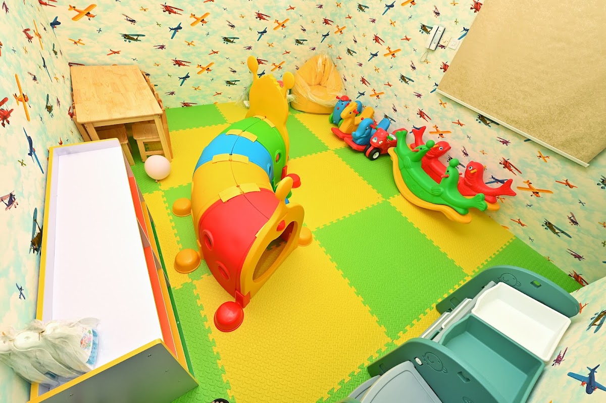 Warm lap nursery