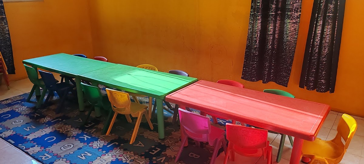 مدرسة بيت زهور المصيف العالمية(فرع حي المصيف )
