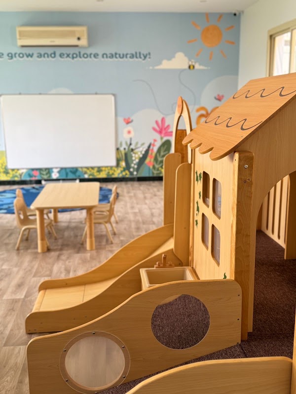 (HoneyBee Nursery ,Obhur) (مركزعسلة النحلة لضيافة الأطفال (فرع أبحر