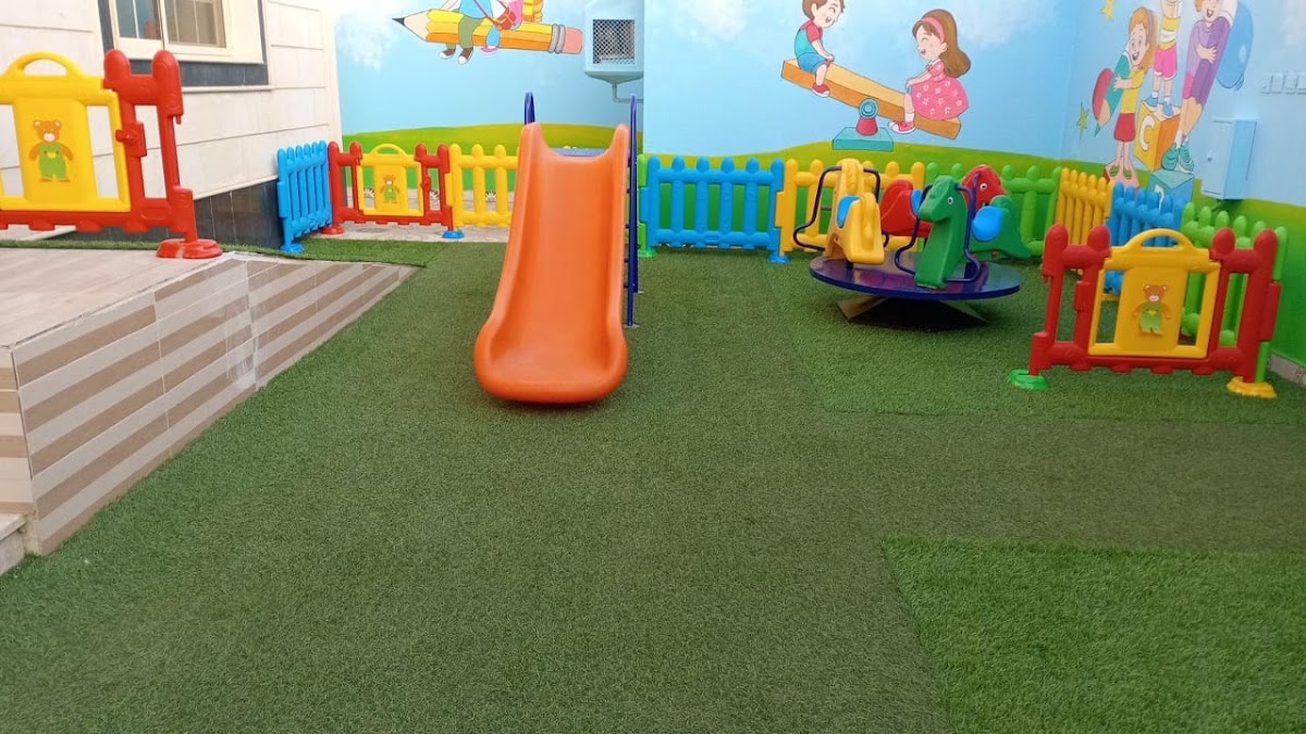 الكناري الصغير لضيافة الأطفال الأهلية