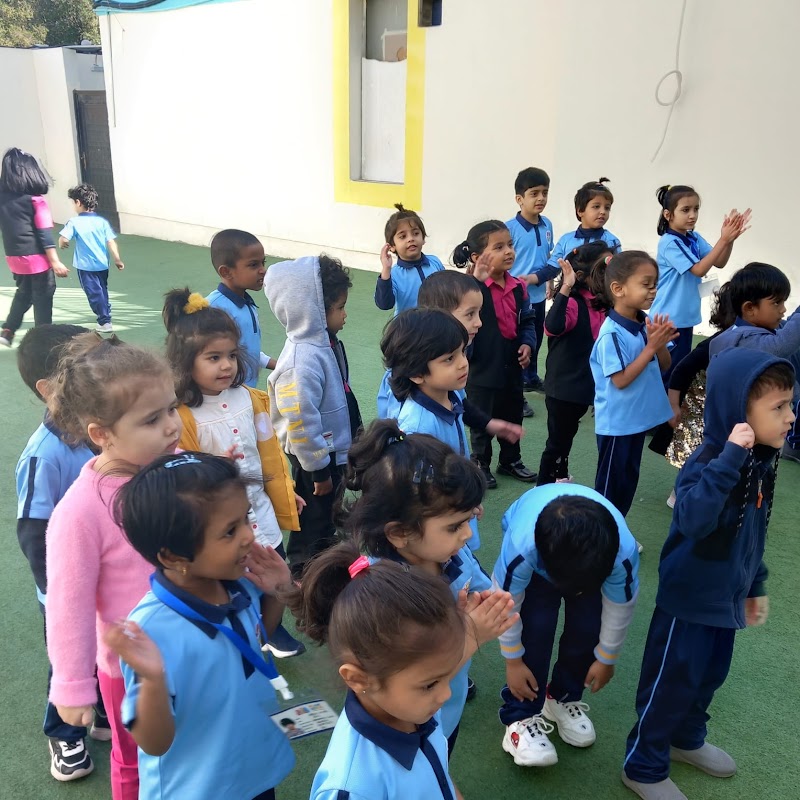 SMART MINDS DAY CARE AND PRE SCHOOL مركز العقل الذكي ضيافة الأطفال الأهلية